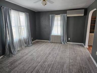 Main picture of 601 Main St W