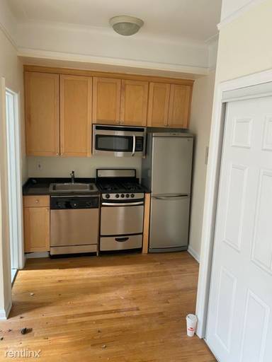 Main picture of 117 W 13th St