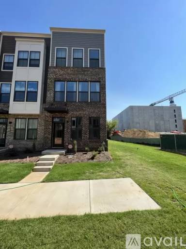Main picture of 1120 Gleason Way