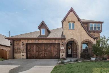 Main picture of 906 Oak St