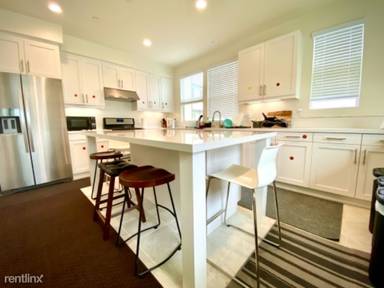 Main picture of 3373 Lynd Ave