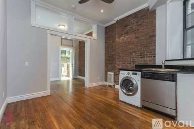 Main picture of 248 Mott St