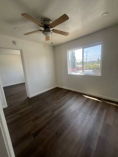 Main picture of 20463 Vanowen St