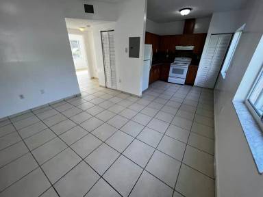 Main picture of 452 SW 10th St