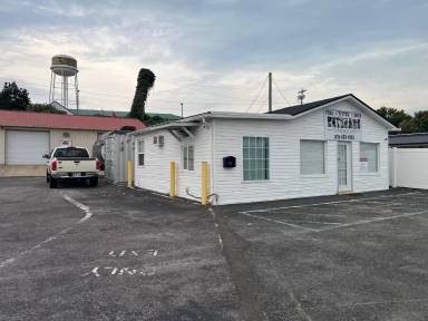 Main picture of 800 Memorial Blvd