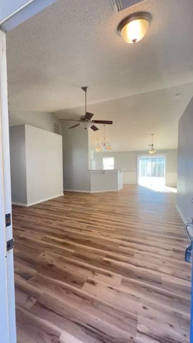 Main picture of 22 Mayfair Dr