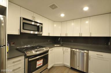 Main picture of 126 E 27th St