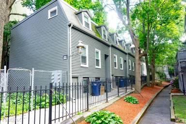 Main picture of 1 Saint James Pl
