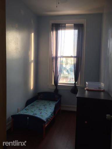 Main picture of 2088 Mohegan Ave