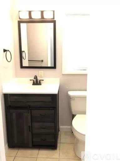 Main picture of 807 Bennett Ave