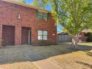 Main picture of 1904 Holleman Dr W
