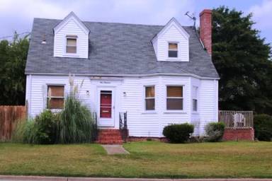 Main picture of 100 Rockbridge Rd