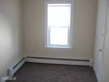 Main picture of 224 Centre St