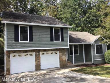 Main picture of 366 Shamrock Ct