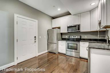 Main picture of 208-210 E Redwood St Apartments