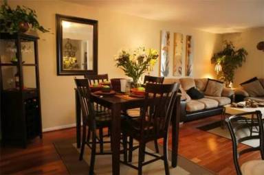 Main picture of 16319 Taconic Cir