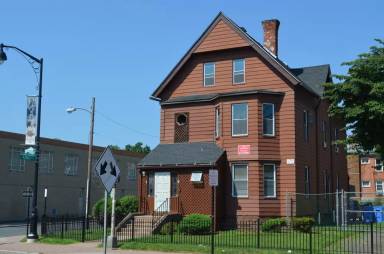 Main picture of 1 Webster St