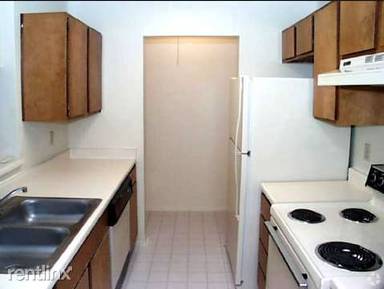 Main picture of 4035 Towne Crossing Blvd