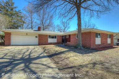 Main picture of 4355 S Allegheny Ave