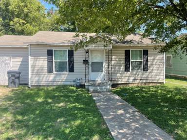 Main picture of 3625 N 24th St