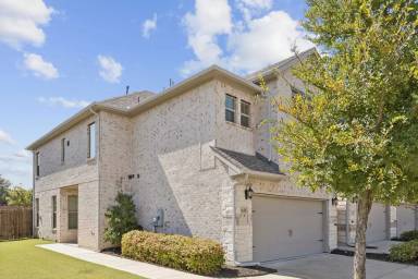 Main picture of 640 Hutchinson Ln