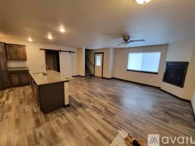 Main picture of 605 Halfpipe St