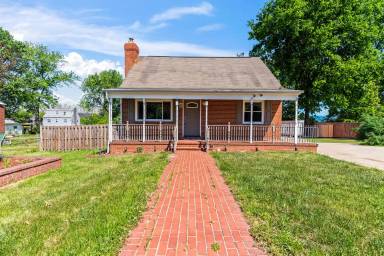 Main picture of 7596 Amherst Dr
