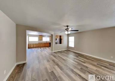 Main picture of 706 Iron Bridge St