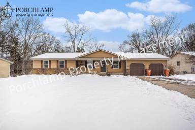 Main picture of 4546 Sarafield St NE