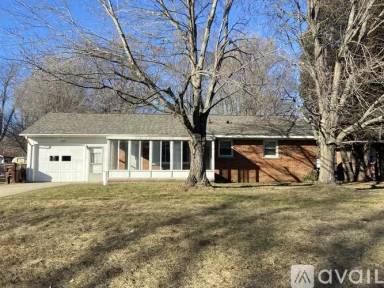 Main picture of 410 W Hamburg St