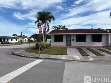 Main picture of 3851 SW 119th Ave