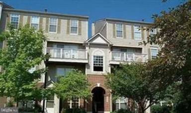 Main picture of 46956 Courtyard Sq