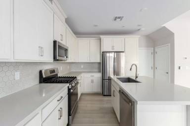 Main picture of 680 E Ginko Ave