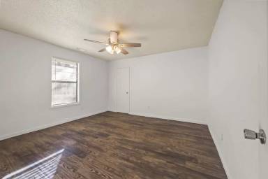 Main picture of 2748 N Barcelona Ave