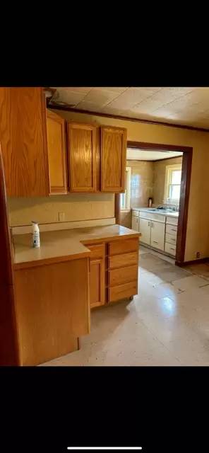 Main picture of 913 Kansas St