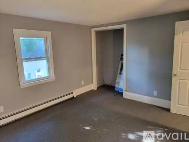 Main picture of 42 Linden St