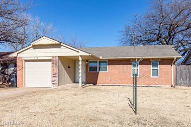 Main picture of 1045 NW 20th St