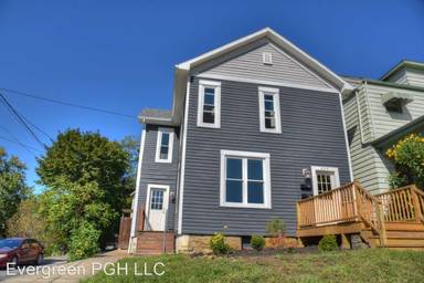 Main picture of 325 E Main St