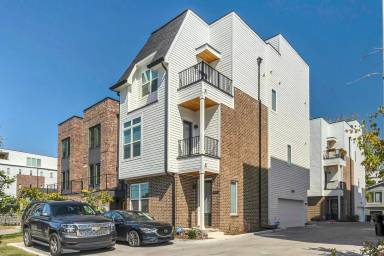 Main picture of 121 Neill Ave