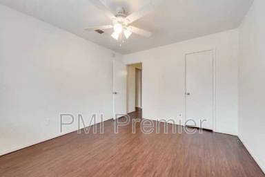 Main picture of 516 Roberts Dr