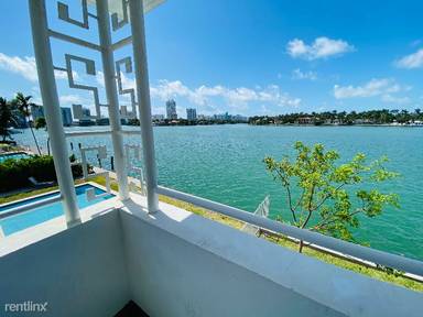 Main picture of 958 Bay Dr