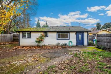 Main picture of 6826 SE 50th Ave
