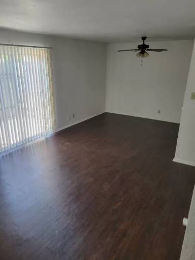 Main picture of 207 Sprucewood Ln
