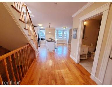 Main picture of 105 E Brookline St