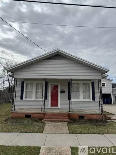 Main picture of 302 E South 1st St
