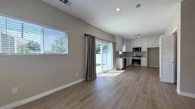 Main picture of 1018 College Ave