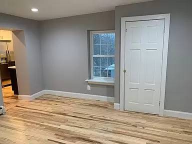 Main picture of 25-1/2 Church Street - 3rd Floor