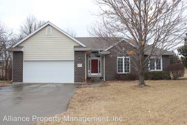 Main picture of 3316 Pinewood Ln