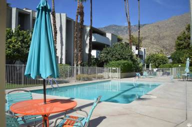 Main picture of 251 E La Verne Way