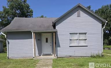 Main picture of 1209 N Clark St